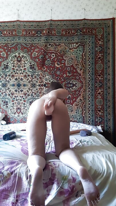 Pani Anastasia rżnie się w dupę dildo – kompilacja analnego gape