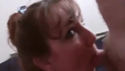 Brooke'un istekli ağzı meşgul