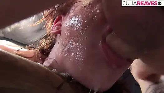 Она обожает экстремальную глубокую глотку и экстремальные камшоты