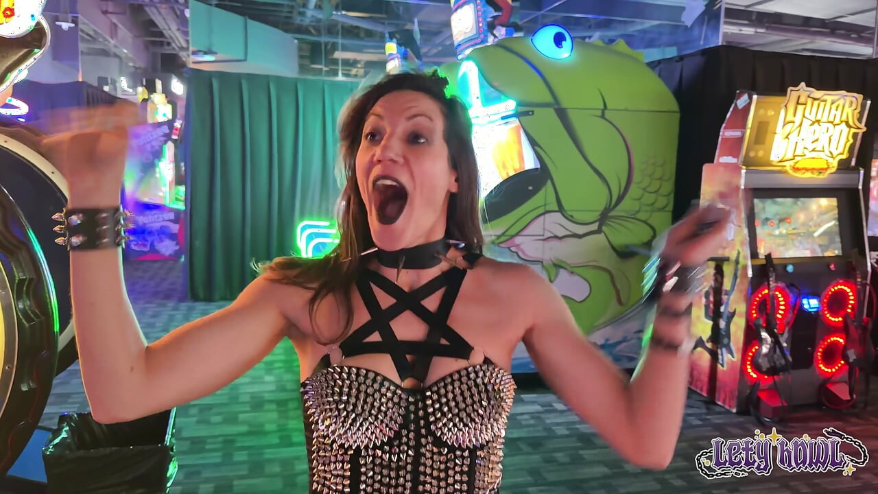 Las aventuras de Lety Howl, Episodio 11: Xbiz Los Ángeles