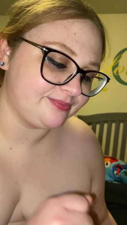 Hvit kvinne i store størrelser suger meksikansk manns tykke kuk | Klipp 1