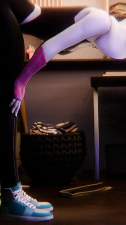 Marvel - Gwen Stacy's First Lesson in Love (Animation with Sounds) | Clip 1