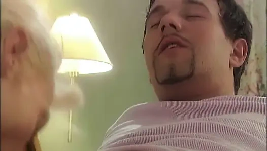 Çift Izlemeyi Ve Taklit Etmeyi Sever