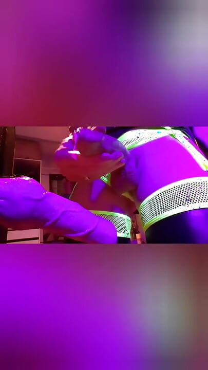 ソロのビッグペニスセクシーランジェリー