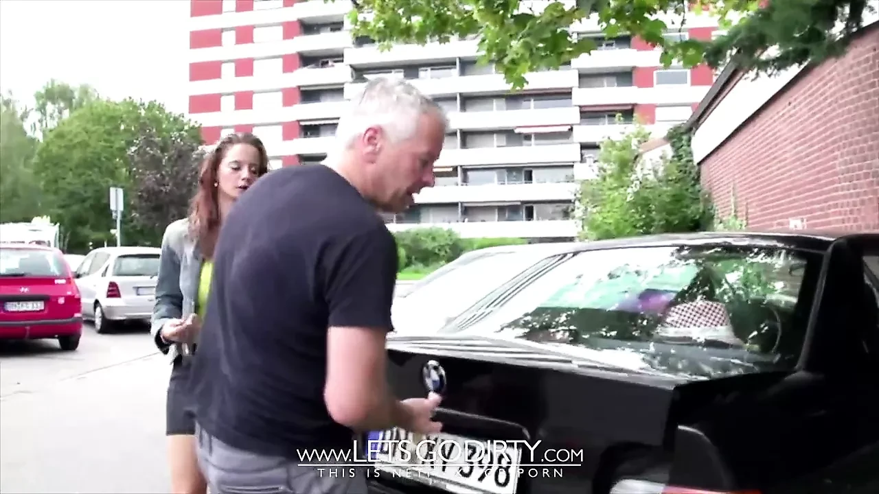 Opa fickt seine Nichte