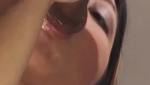 Blowjob Khusus Dengan Pelacur Muda Seksi