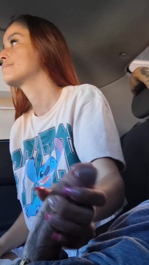 Risky handjob on the street for redhead on the street! | Clip 3