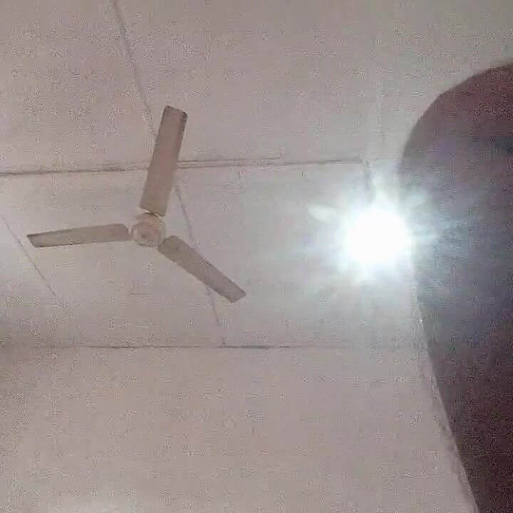 Chica mala, ángulo de cámara malo