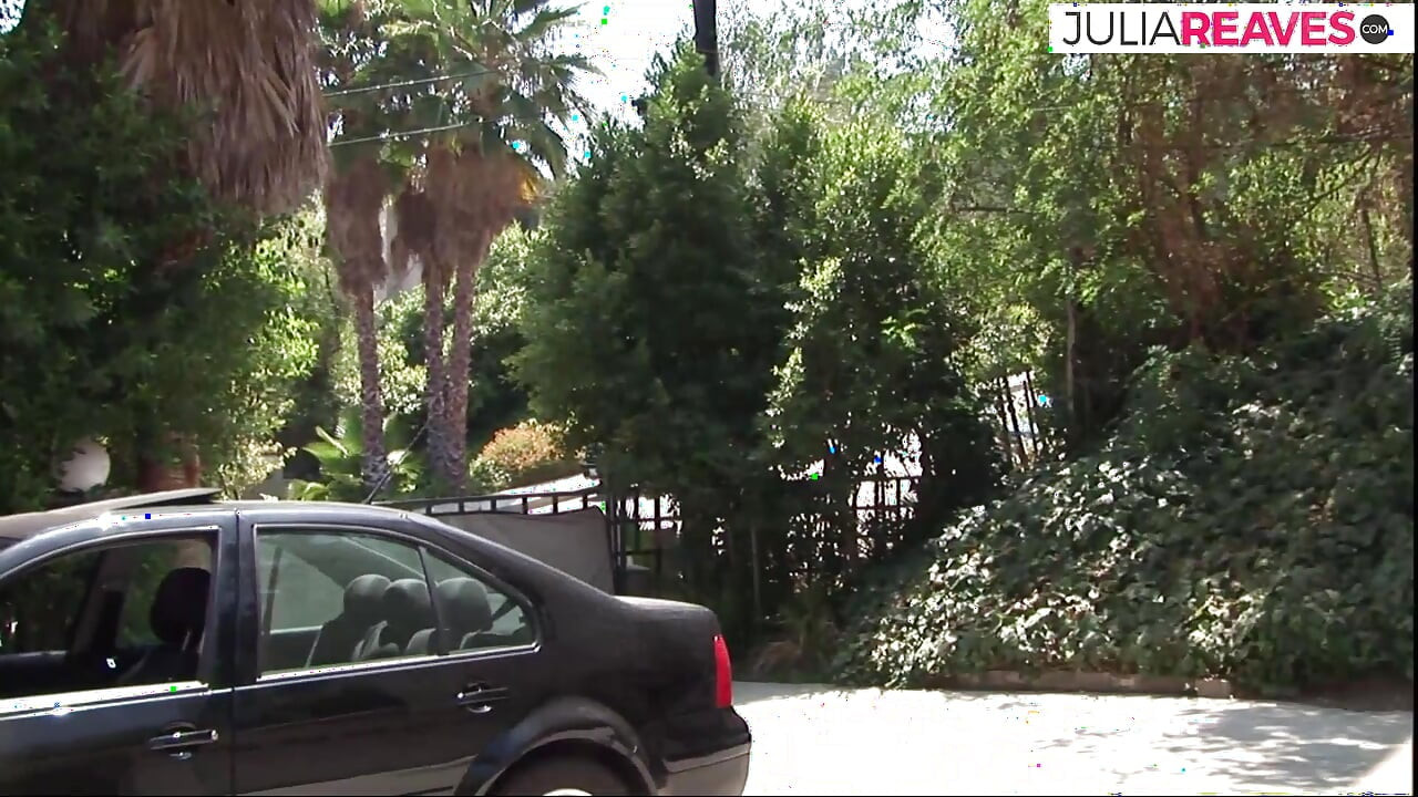 Magrinha gata recebe buceta perfurada depois de chupar um pau enorme