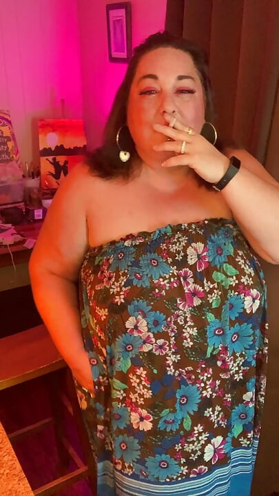 Fumar y vestido de verano
