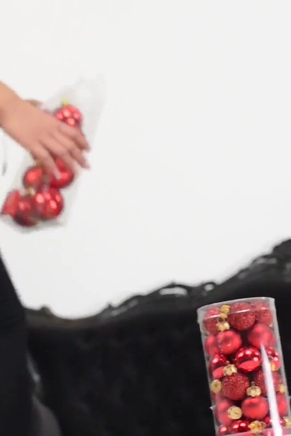 Crush Feets - I Hate Xmas - Top Arabian Domina Cecilia Fernandez
