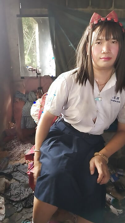FN122 The schoolgirl is engaged in an activity
