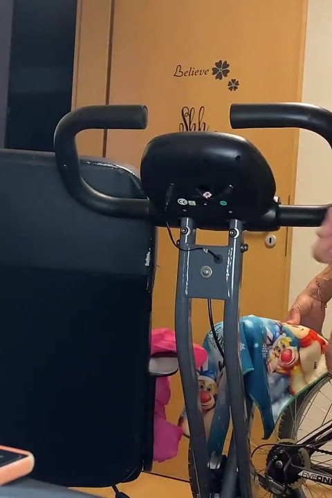 I Fucked My Bodybuilder MILF Wife While She Was Doing Cardio. I Quickly Cummed in Her Pussy