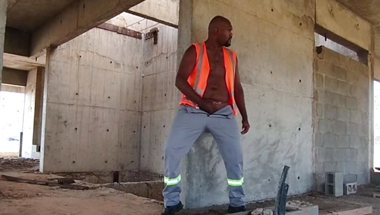 工作结束后, 我去了建筑工地射精