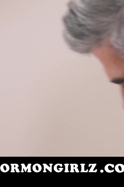 MormonGirlz - Awek miang mengongkek awek panas semasa lelaki menonton mereka