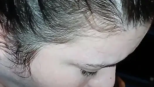 Tenggorokan pawg ini luar biasa