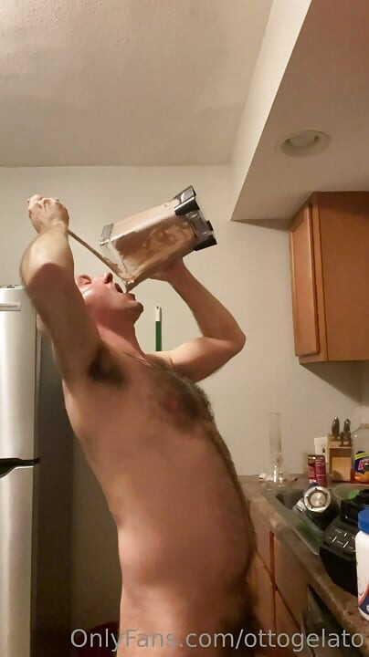 Fat gainer stuffing his face with a game of shake