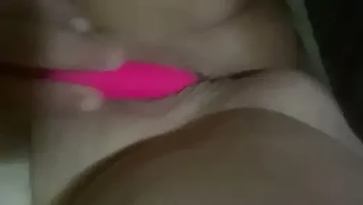Pakai mainan seksku