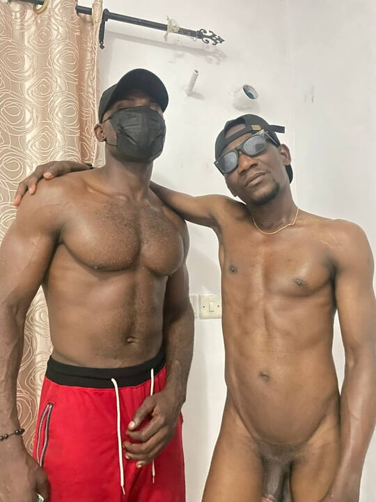 Bodyguard I met at a Party made me Wet