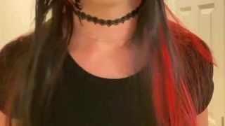 Goth Transvestit neckt