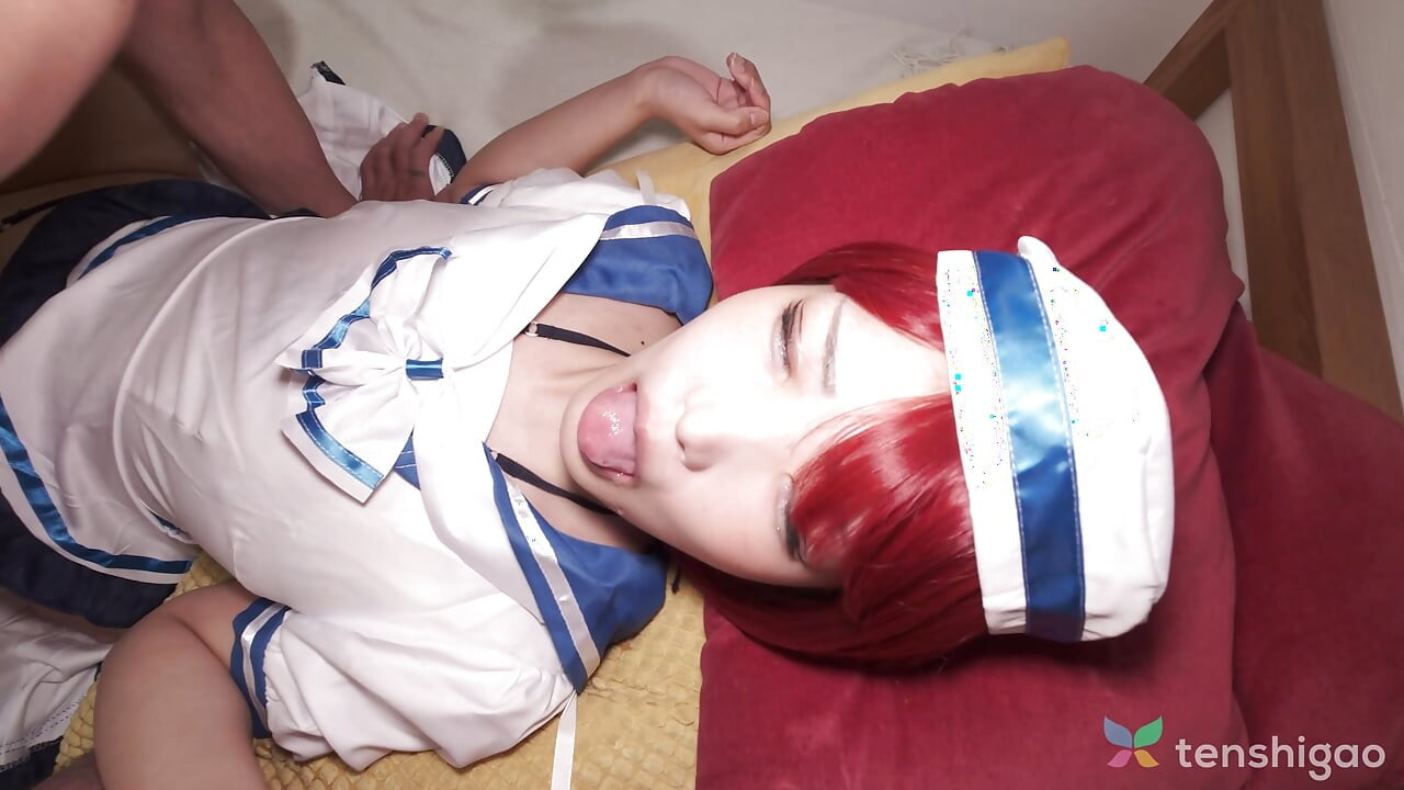 Seksi Japanka Moka Akiyoshii često se s dva muškarca.