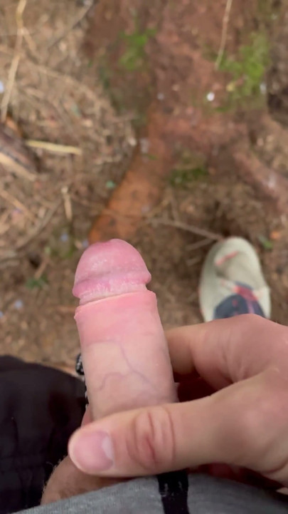 Jerkin’ in the forest during a hike | Clip 1