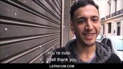 Junger Amateur gerader Latino-Bad-Boy-Homosexueller für Lohn