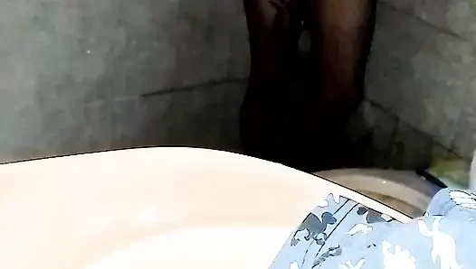 Ben duş alırken mastürbasyon yapıyorum