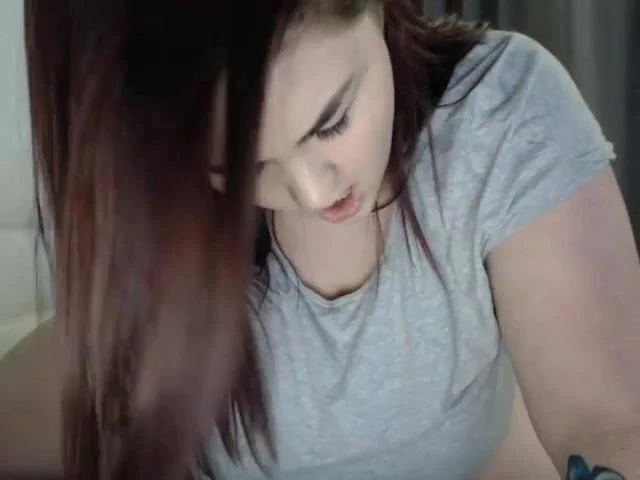 BBW curvy busty brunette big natural boobs