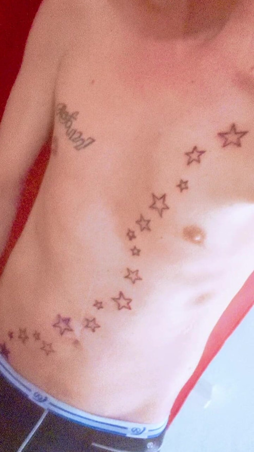 I was offered this tattoo with stars that are really beautiful#acteur #model #tatouage