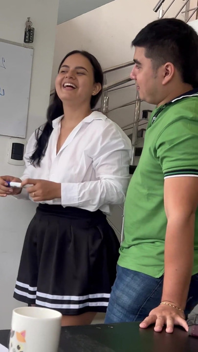 ΓΑΜΆΩ ΔΥΝΑΤΆ ΤΟΝ ΚΑΘΗΓΗΤΉ ΑΓΓΛΙΚΏΝ ΚΑΤΆ ΤΗ ΔΙΆΡΚΕΙΑ ΤΟΥ ΜΑΘΉΜΑΤΟΣ | Κλιπ 1