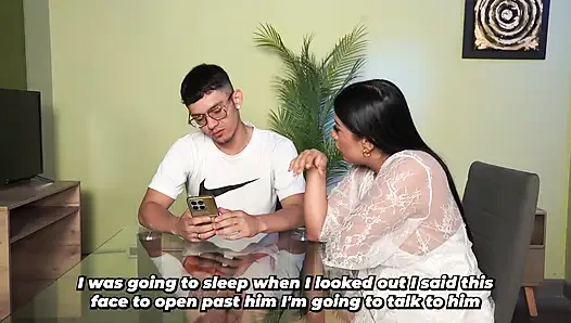 Die vollbusige stiefmutter lernt, dass ihr stiefsohn nie sex gehabt hat, also will sie seine erste sein.