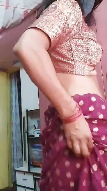 Wear saree