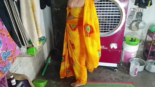 Big ass big tits sister-in-law fucked doggy style in cowgirl riding Hindi audio