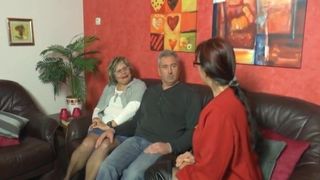 Un couple mature filmé en direct 29