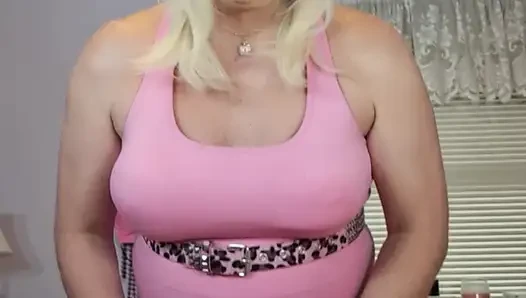 Cum get a big piece of cougar creampie!