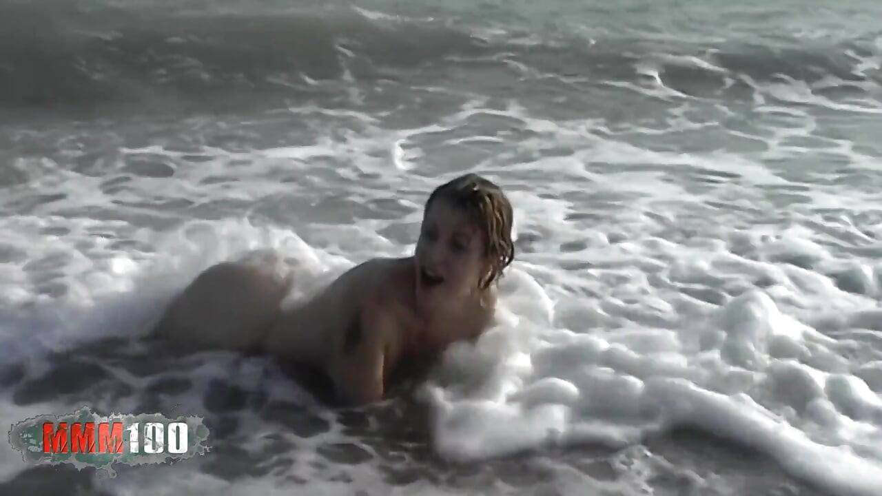 Tigra French MILF Tigra Naked in the Waves