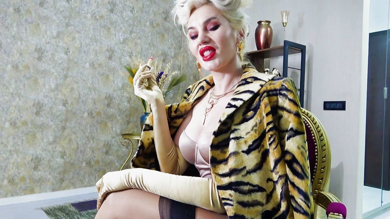 Seductress Vamp Game