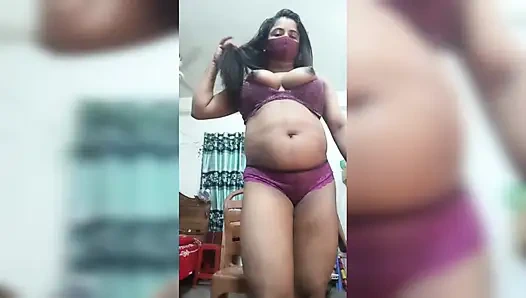 Video boudi si cewek nakal super semok india lagi asik fingering memeknya sampai matanya merem melek