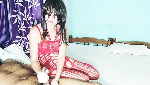 Büyük memeli orta yaşlı seksi kadınla seks seansı iyi gidiyor