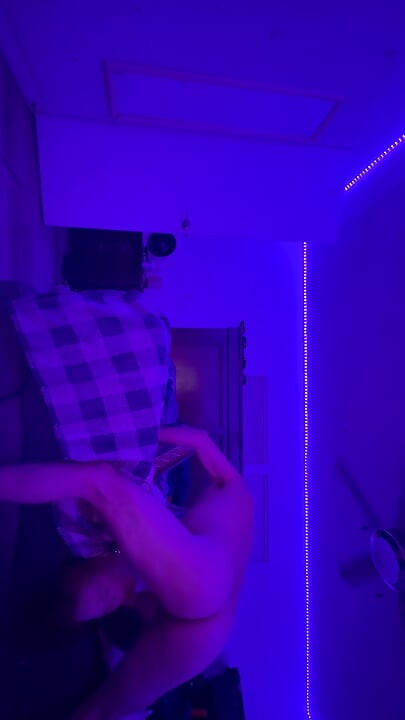 I make her tap