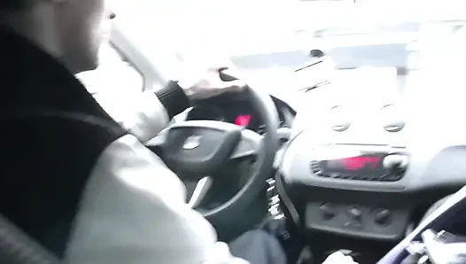 Azgın Fransız genç erkek avcısı şanslı adamla sikişiyor 6021 2_1