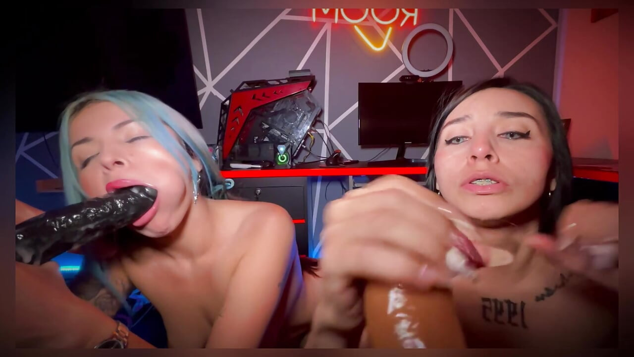 Pov orgija sa bbc dildoima i dve veoma napaljene lezbejke - SweetKimmi
