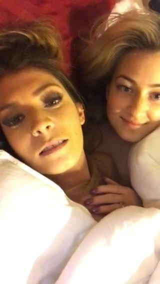 2 American lesbians have some fun in bed with viewers