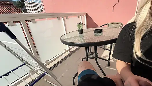 Ich habe meinen Mann zur Arbeit geschickt, ich habe sie mit meiner jungen Nachbarin betrogen