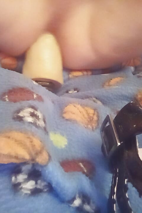 Mellissa赤身裸体开车