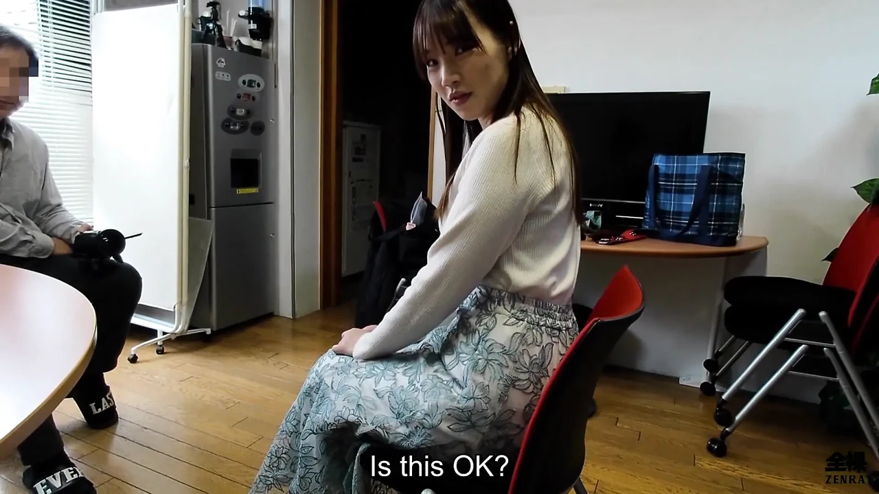 Japanese girlfriend tries out for JAV right in front of her boyfriend