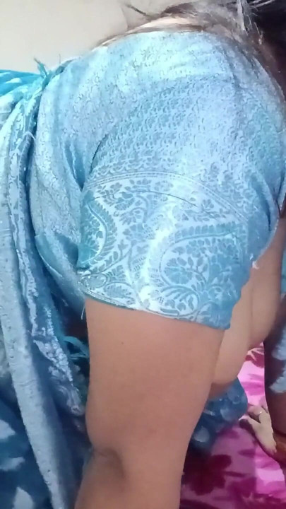 Hot Desi Bhabhi Ko Sexy Baateke Kar Ke Sex | Clip 3