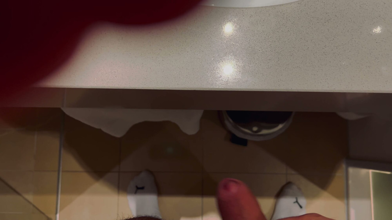 Pissing in hotel room