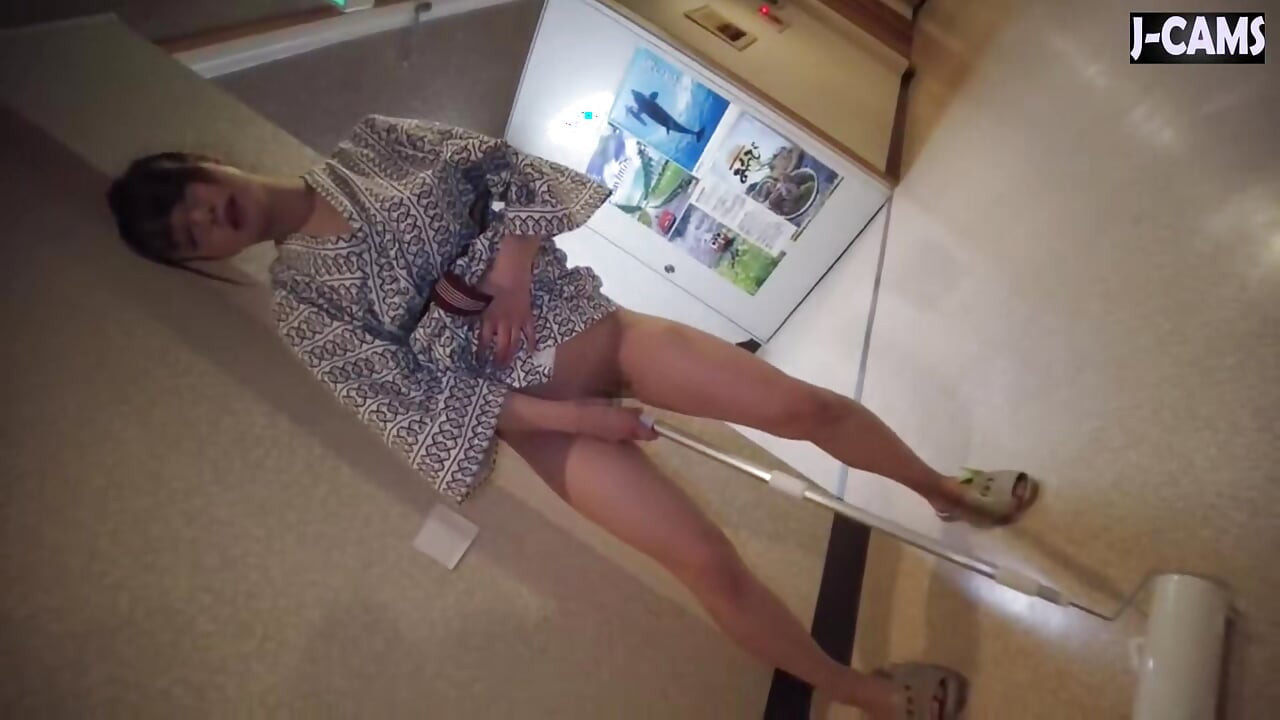 Obedient M Type Woman Enjoys Being Led Around Finding Pleasure in a Bold Public Tease Job-3